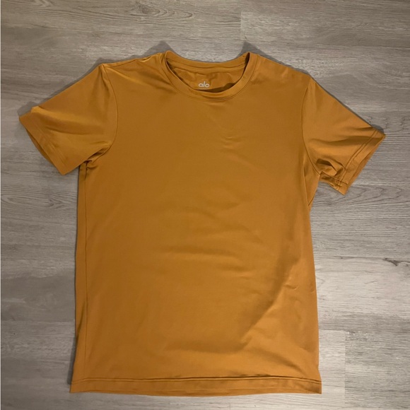 Alo T-Shirt - Picture 1 of 5